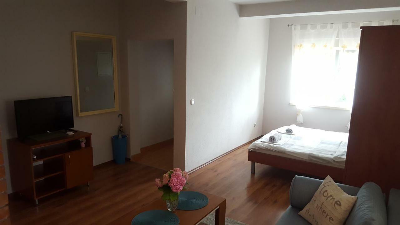 Apartments Leona Neum Exterior photo