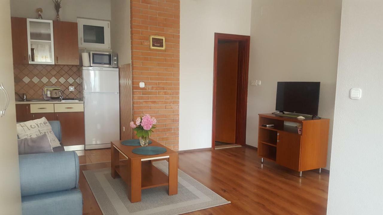 Apartments Leona Neum Exterior photo